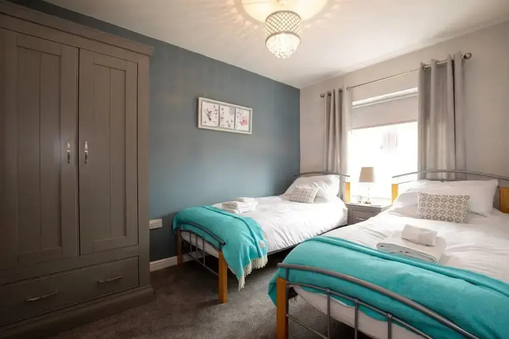 Blue Bridge View - Sleeps 7 With Free Parking