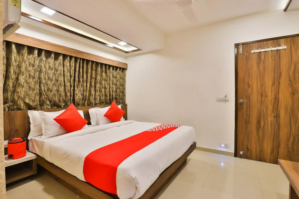 OYO 24950 Hotel Shree Balaji Residency