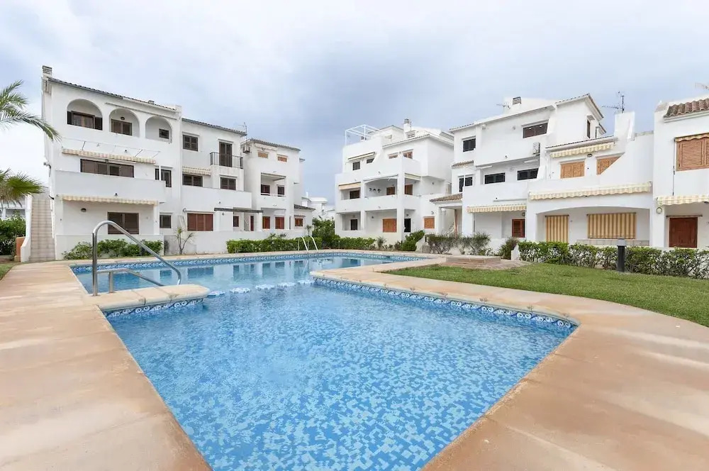 Secreto in Oliva With 3 Bedrooms and 1 Bathrooms