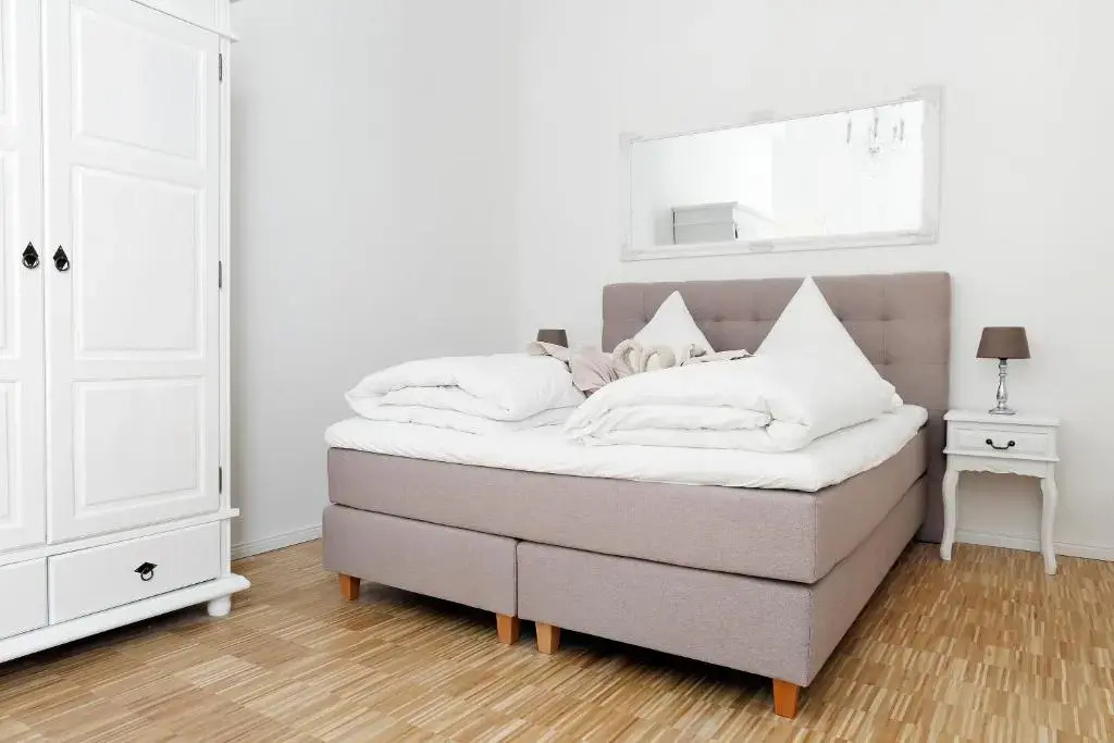 SC 2 Cozy Family & Business Flair welcomes you - Rockchair Apartments