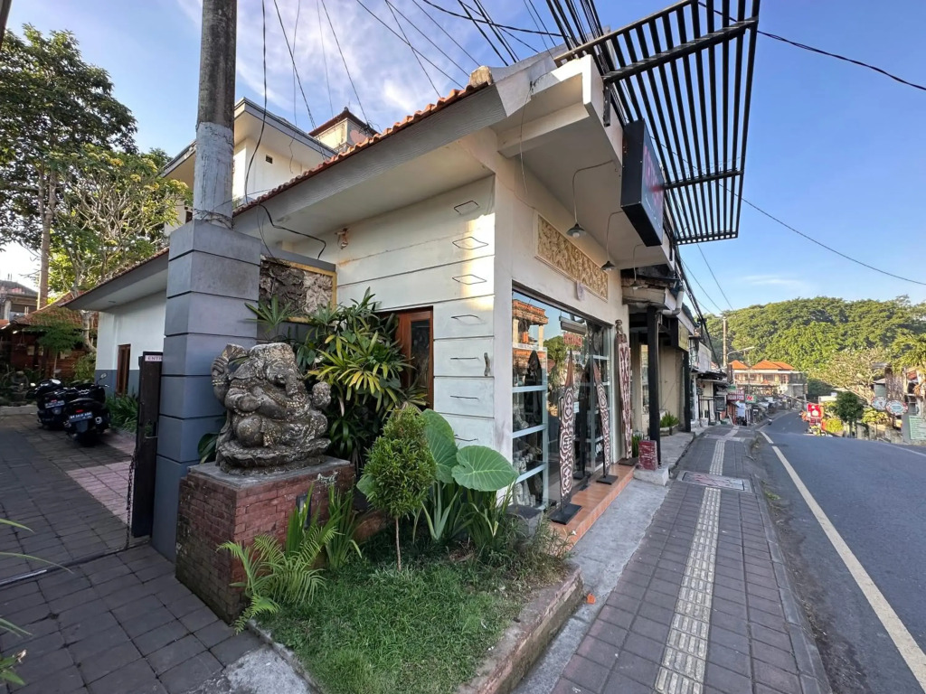 Brata Inn