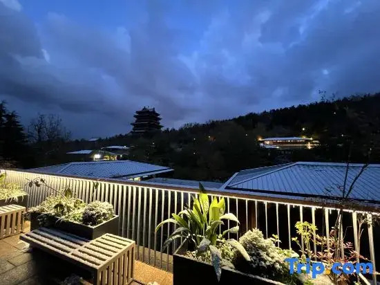 Junshan Yunyin Courtyard Tangquan Resort Hotel (Weihai Huancui Heji Branch)