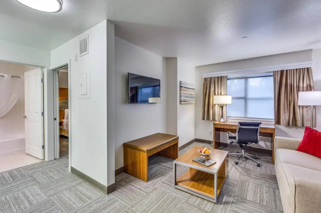 Marshall Suites Bainbridge Island, SureStay Collection by BW