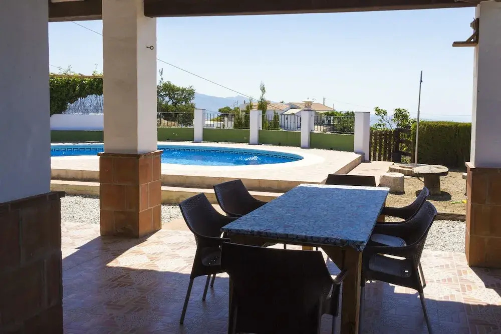 Casa Adrian Almachar by Ruralidays