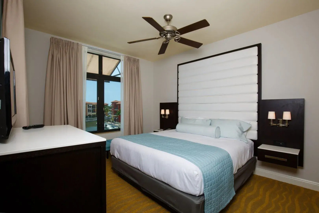 Naples Bay Resort and Marina