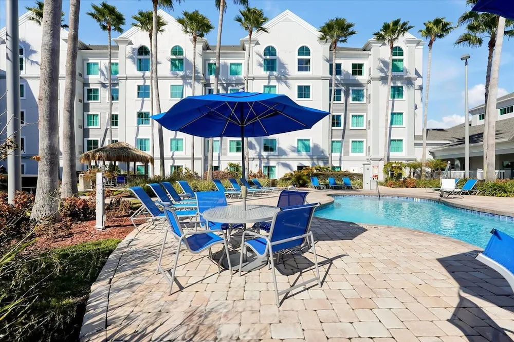 Pool View Disney Universal Free Shuttle Parking