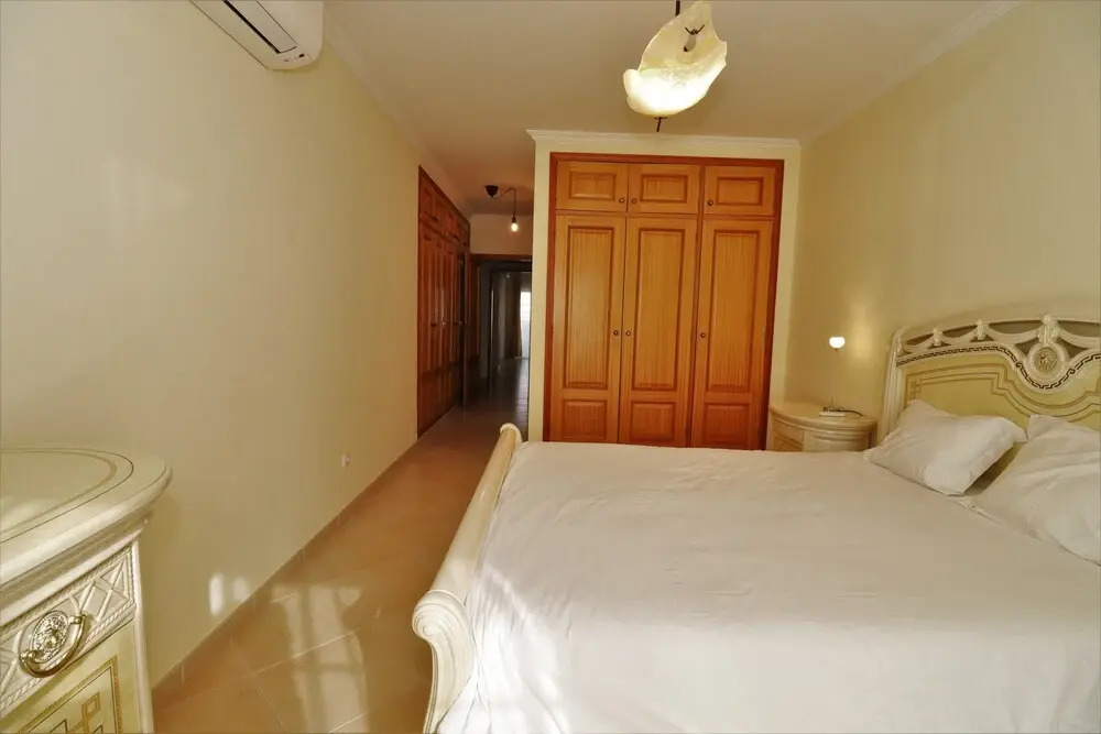 Lovely 2 -bedroom Vacation Apartment In Quarteira