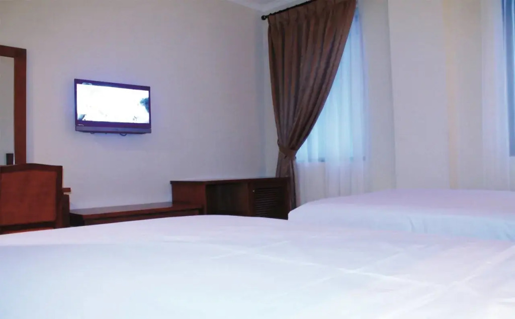 Pia Hotel