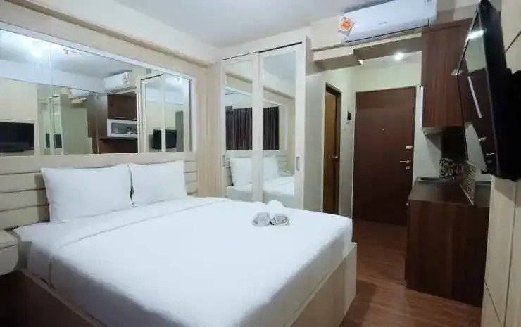 Strategic Simply Studio Tifolia Apartment near Kelapa Gading By Travelio