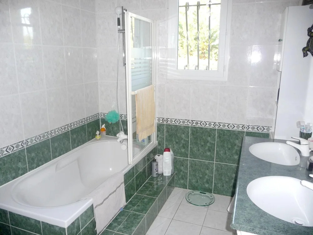 House With 3 Bedrooms in Saint-nazaire-d'aude, With Private Pool, Encl