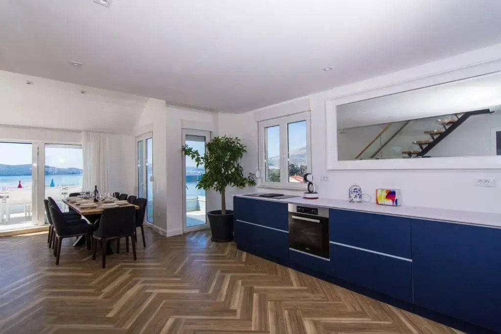 Seafront Luxury Apartments Fun