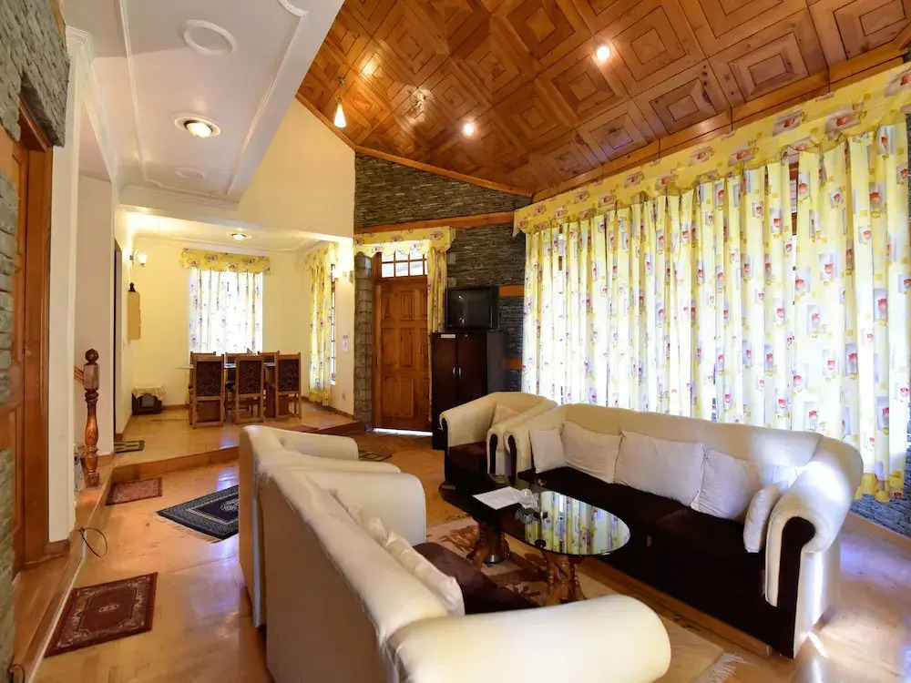 OYO 13352 Home Modern Stay 3BHK Hadimba Temple