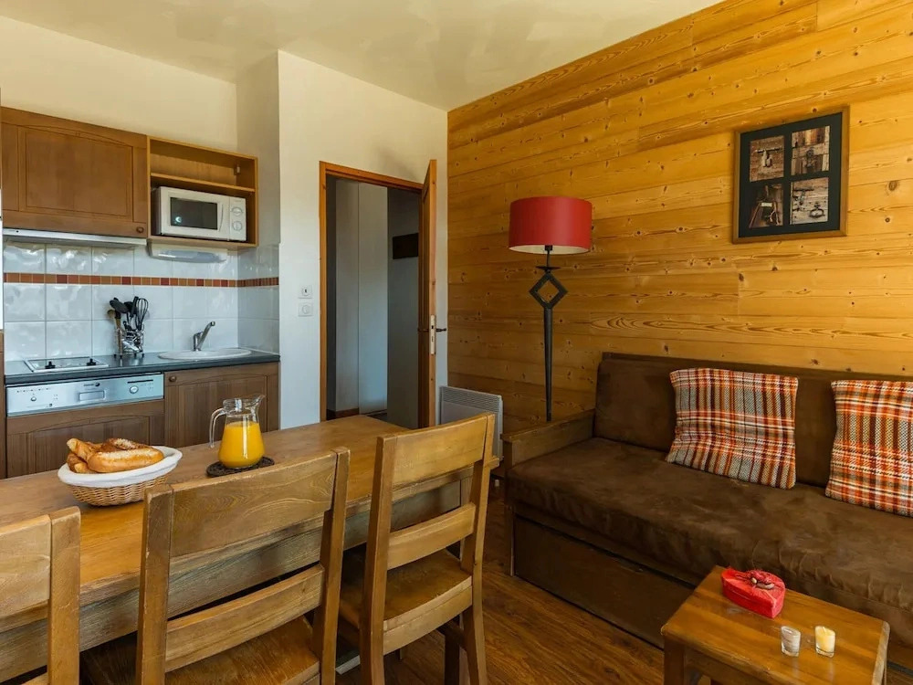 Spacious Mountain Apartment for 8