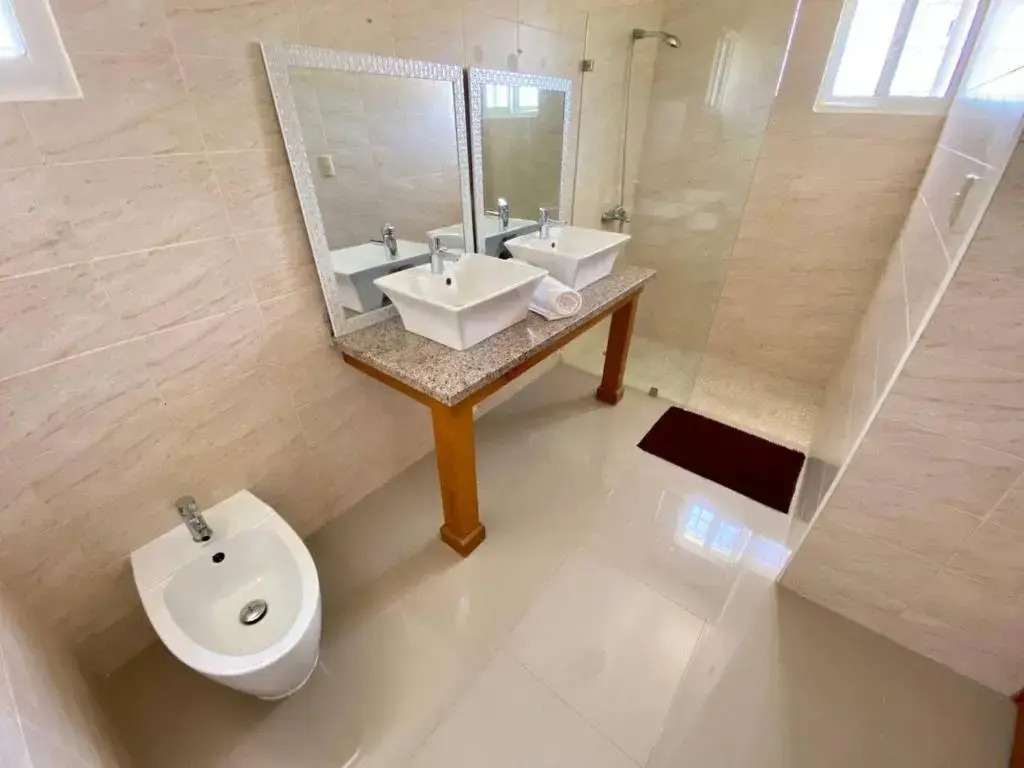 Full Village + 4 rooms + Private pool