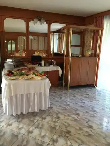 Karádi Hotel