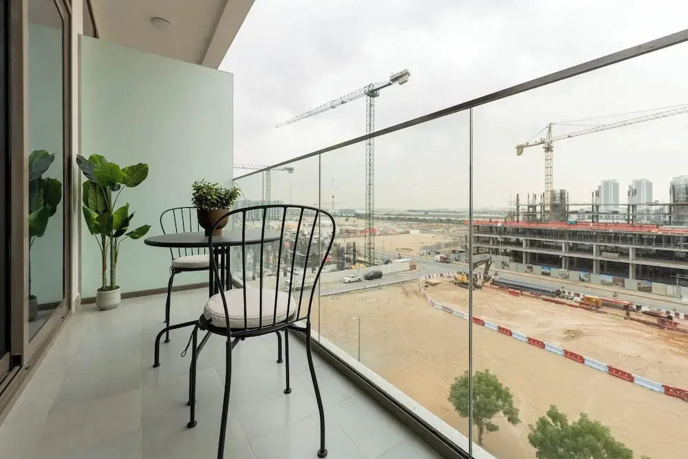 Luxury Studio with Pool - Azizi Vista