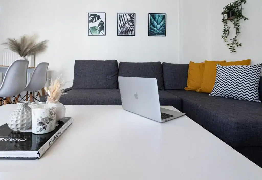 Yellow Fresh Apartment 2