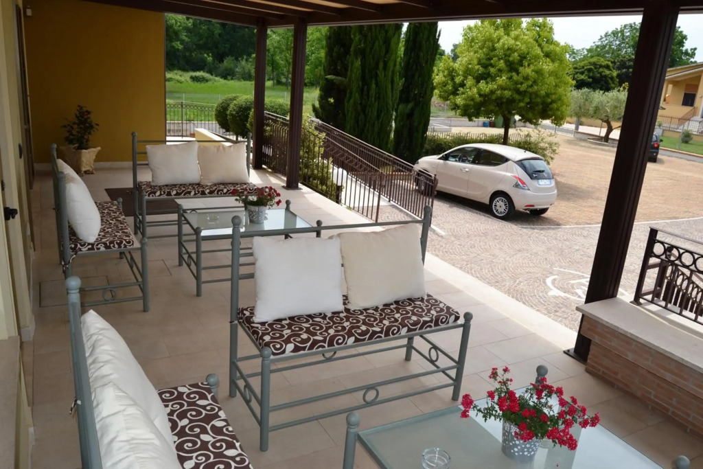 Giga Hotel
