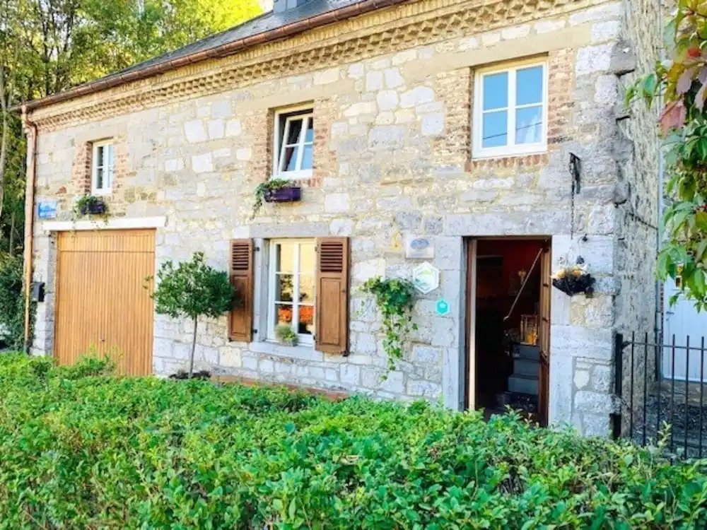 Charming Cottage in Anseremme With Fenced Garden