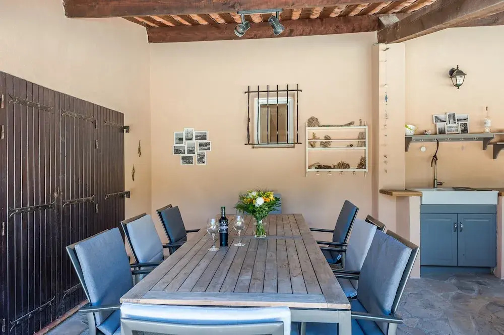 Villa Mistral