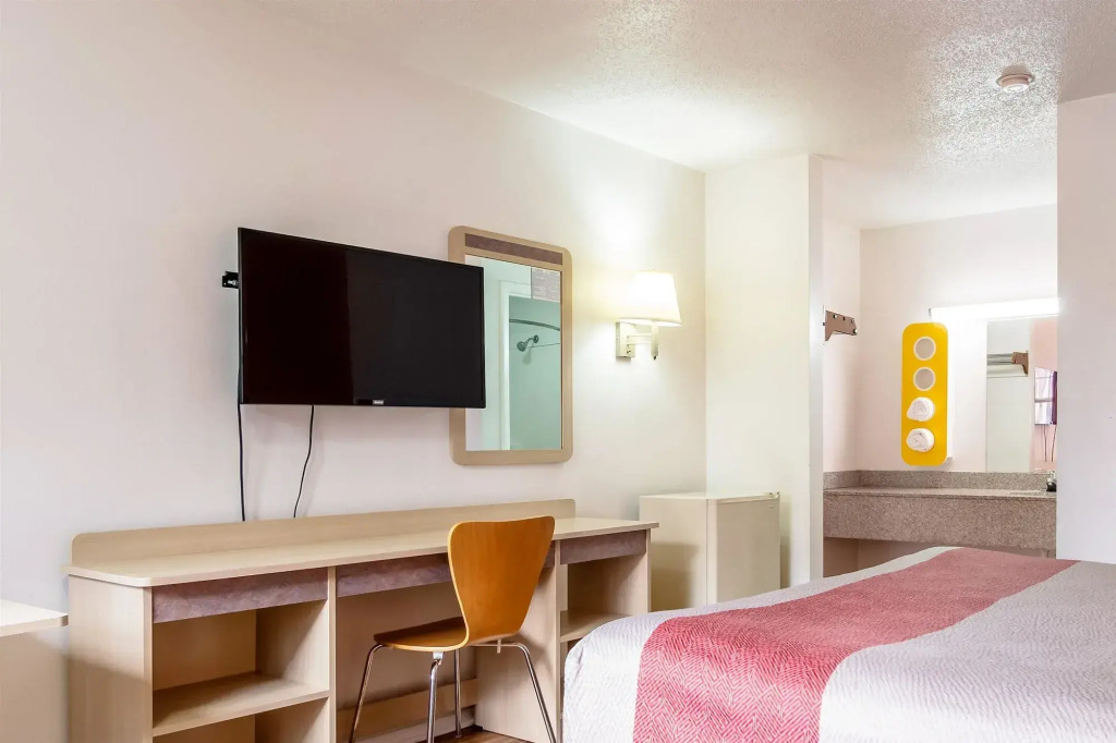 Motel 6-East Ridge, TN