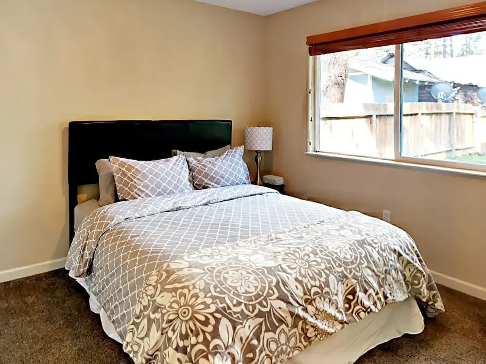 2572 Elwood Ave Home - 2 Br home by RedAwning