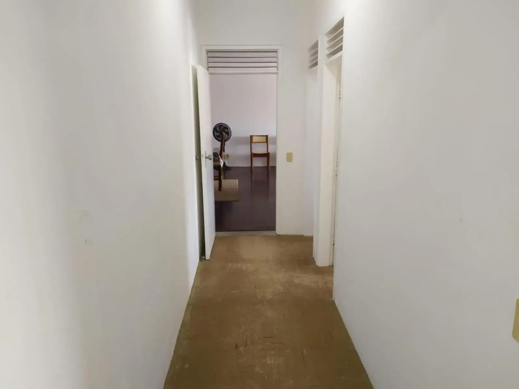 Espaçoso Apartamento na Praia do Futuro c/ 3 Qts.