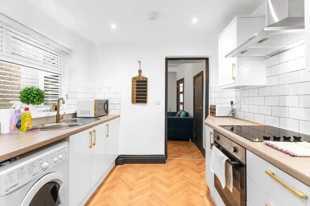 What a Vibe! Stunning 4 bedroom home