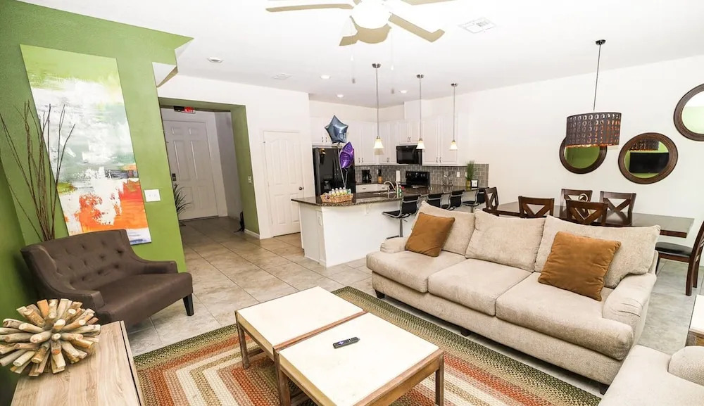 Amazing 4 Bedroom House Near Disney