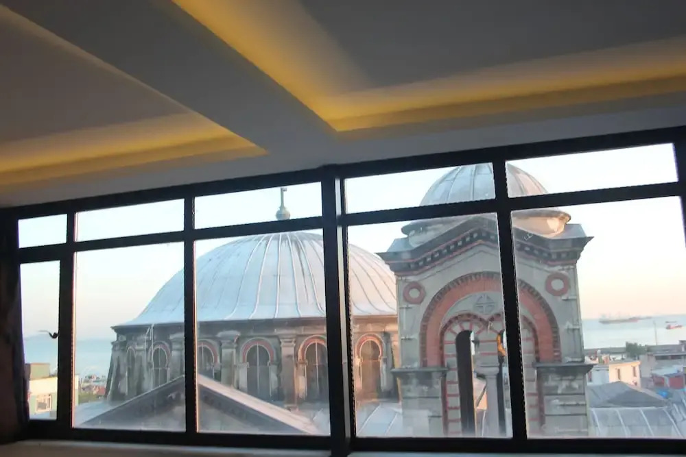 Alf Hotel