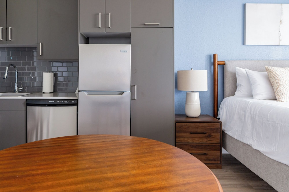 Landing Furnished Apartments near Golden Gate