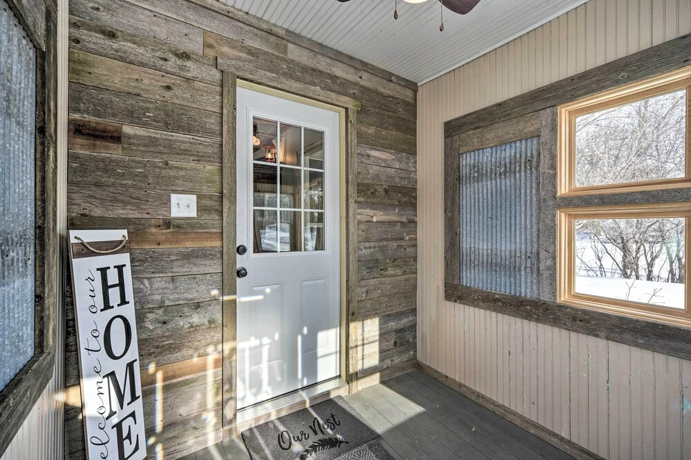 Family Home - Walk to Town & Balsam Lake