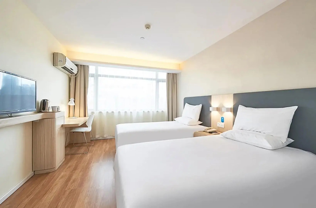 Hanting Express Jinan High-Tech District Fenghuang Road