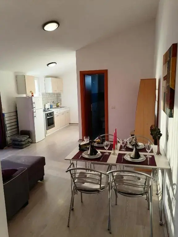 Jacqueline Apartment
