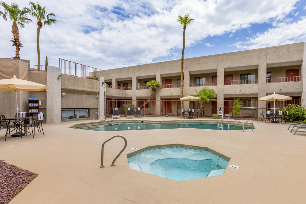 Best Western InnSuites Tucson Foothills Hotel & Suites