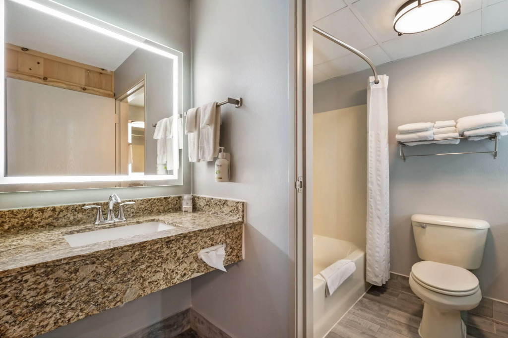 AmericInn by Wyndham Wisconsin Dells