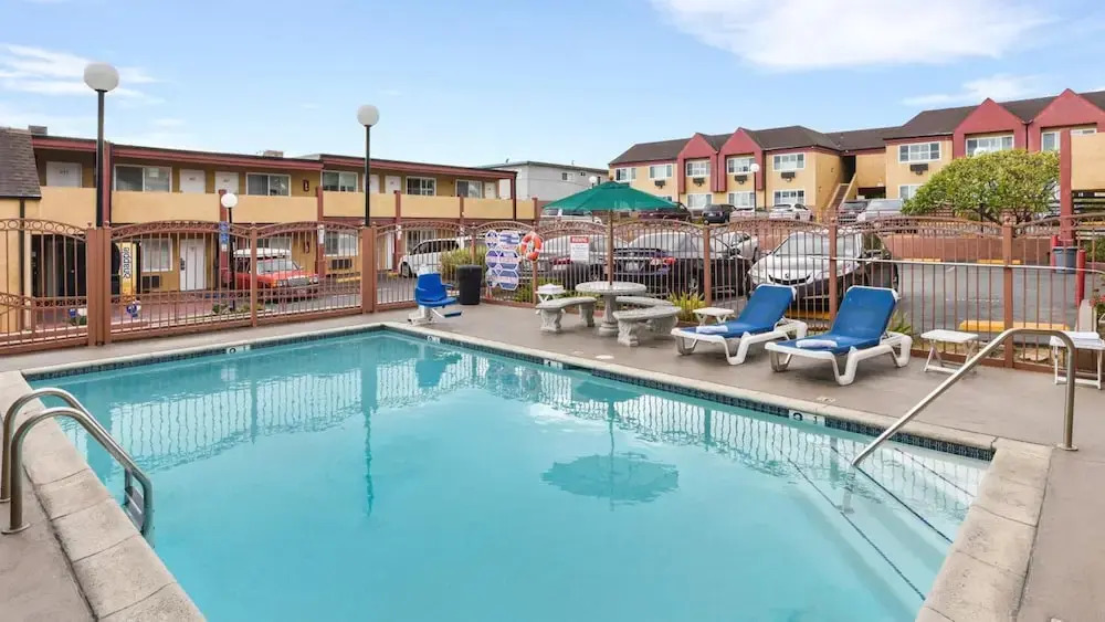 Hollywood Inn Express South