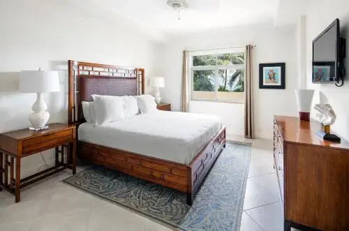 Beachfront 2Br Condo King Queen, Sunset Views
