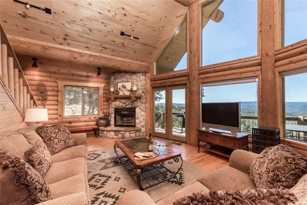 Mountain Valley View - Three Bedroom Cabin with Hot Tub