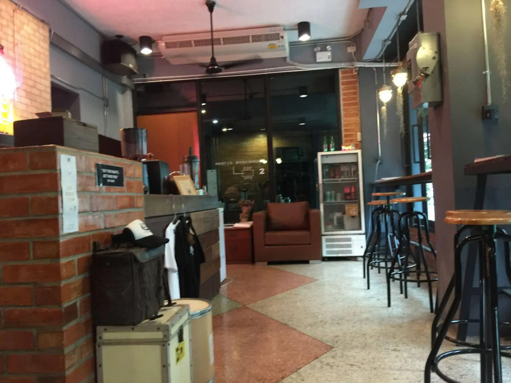The neighbor hoot hostel & cafe