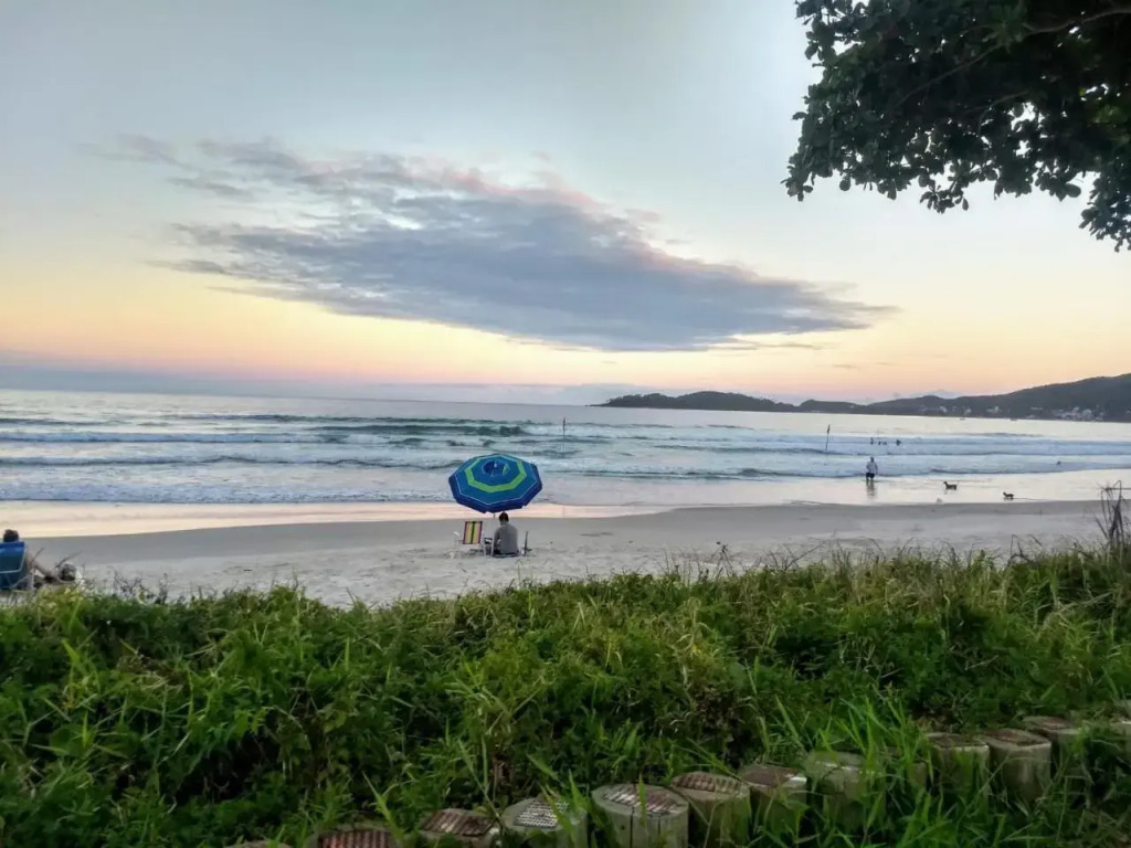 APTO 50M PRAIA- 4 PESSOAS, WIFI, SACADA, CHURRASQUEIRA, GARAGEM PARA VEICULOS PEQUENOS - Residencial Roveda
