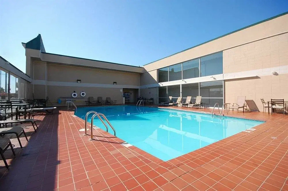 Magnuson Meridian Convention Center