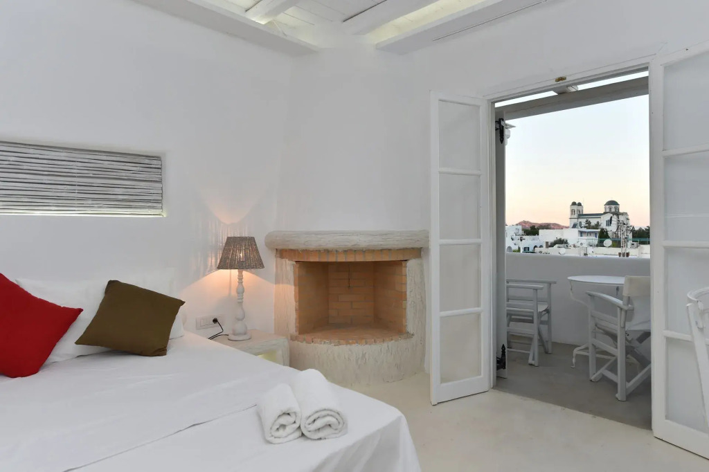 Zefi Hotel & Suites