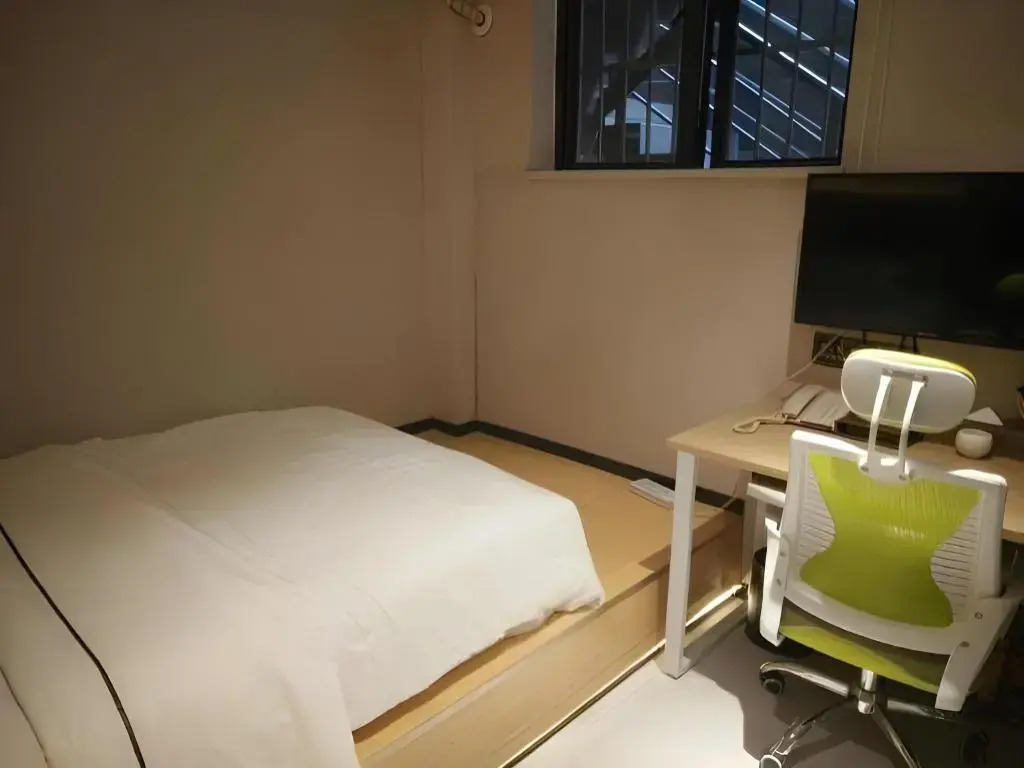 Shangyuan Hotel Chain (Guangzhou Thirteen Factories Yide Road Metro Station)