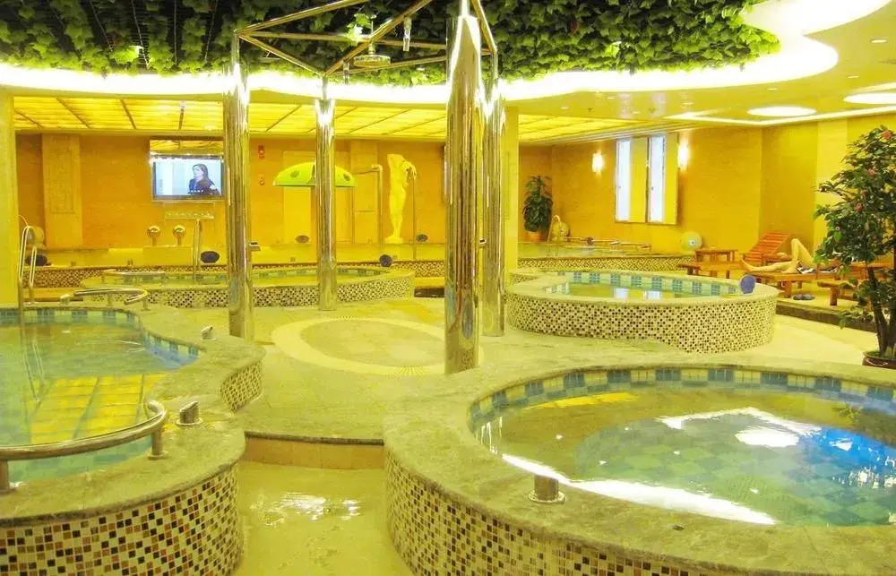 Fu Qing Lan Tian Hotel