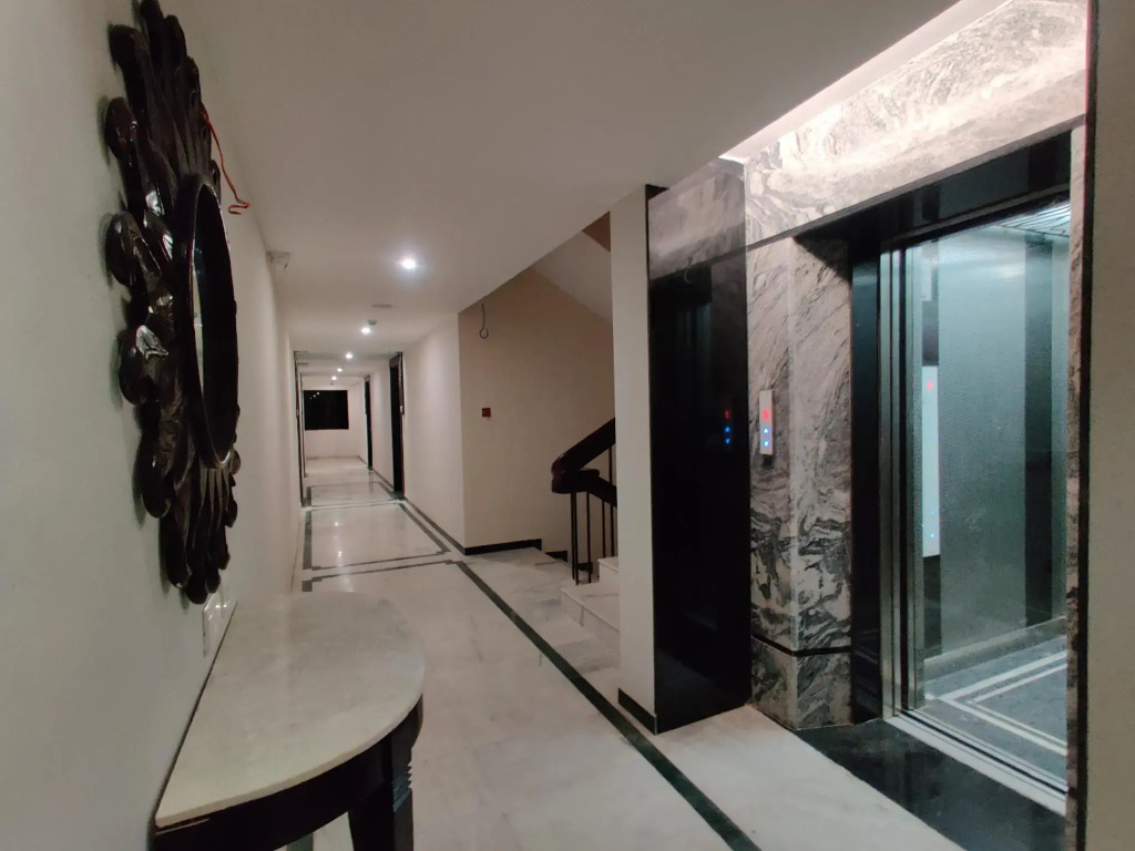 Hotel Saratharajans