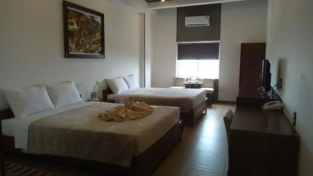 Oceanward Hotel & Resort