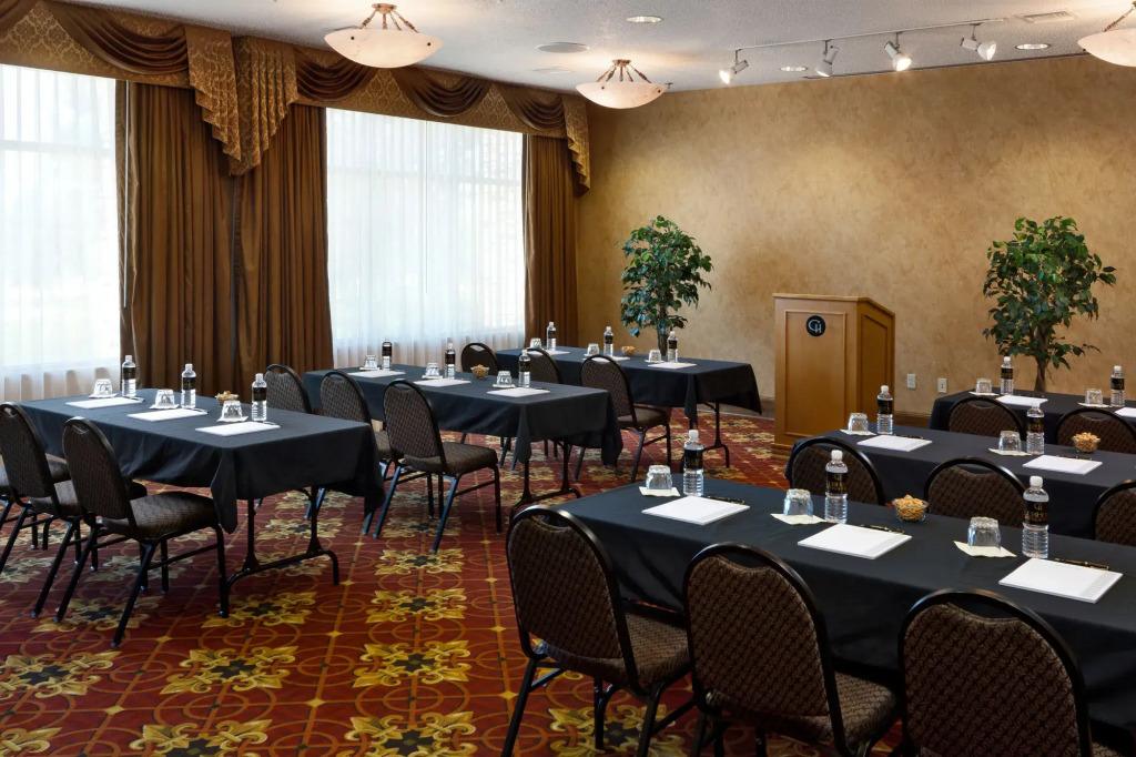 ClubHouse Hotel Sioux Falls