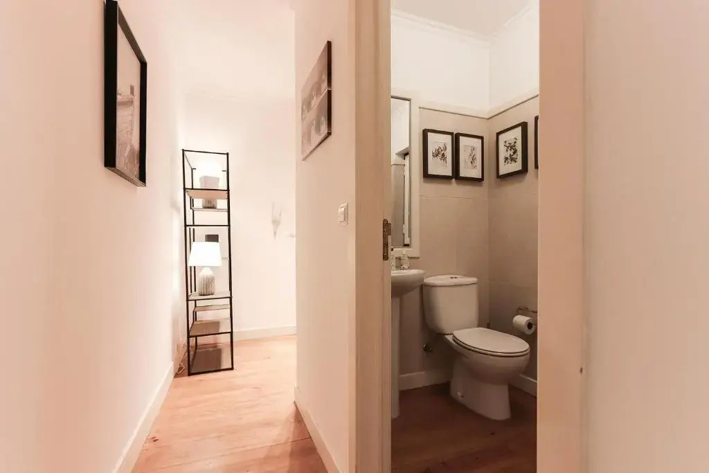 Alfama Cozy Studios by Get Your Stay