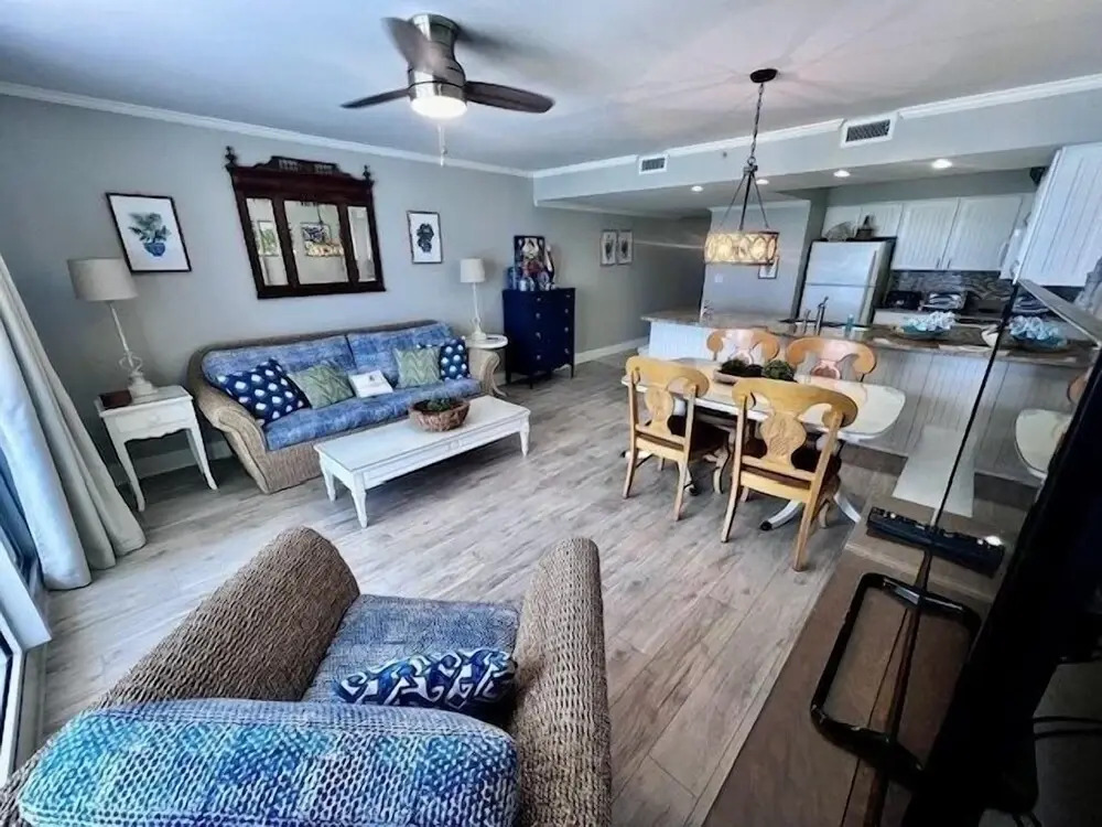 Pelican Beach 0807 1 Bedroom Condo by Pelican Beach Management